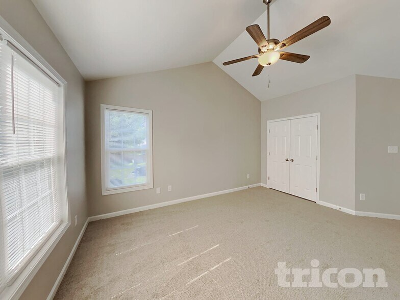 Building Photo - 4053 Laurel Glen Dr