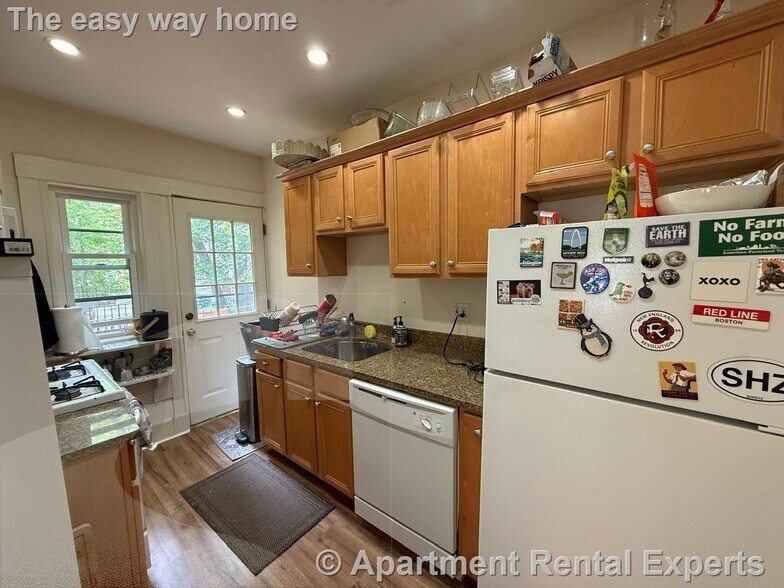 Primary Photo - 3 A Lakeview St