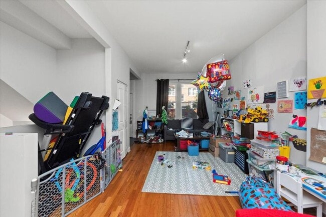 Primary Photo - 3 bedroom in Chicago IL 60647