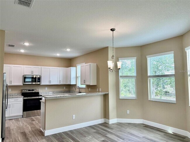 Building Photo - 13075 House Finch Rd