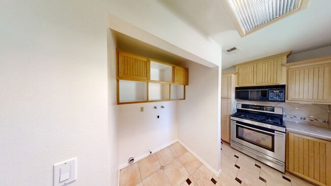 Building Photo - Peacock Valley HOA 2 Bedroom 1 Bathroom 55...