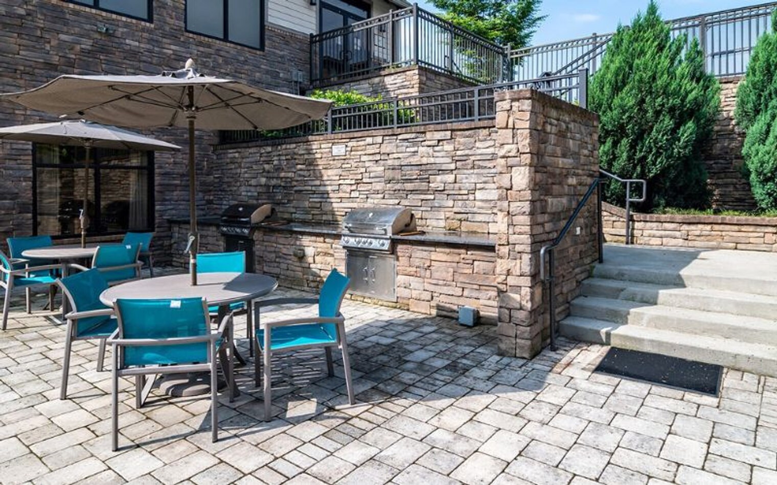 Building Photo - 900 Venue Wy