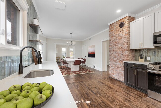 Building Photo - 715 Gladstone Ave