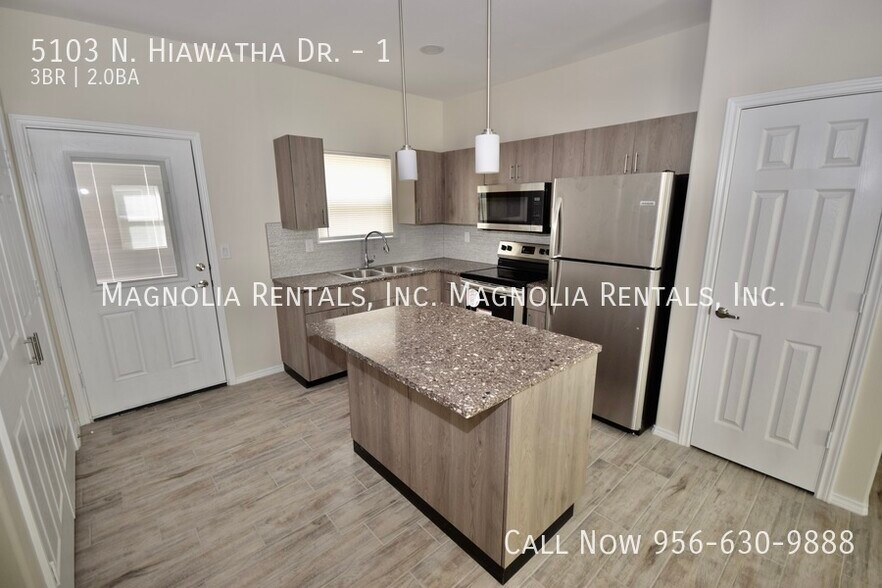 Building Photo - 5103 N Hiawatha Dr