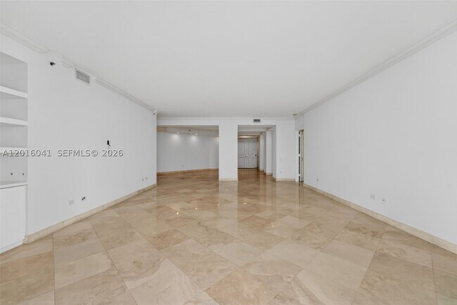 Building Photo - 808 Brickell Key Dr
