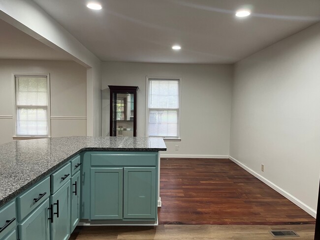 Dining room off kitchen - 3424 Watts Ln