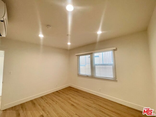 Building Photo - 4441 Tujunga Ave