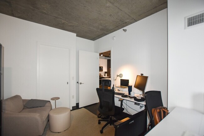 Building Photo - 60 E Randolph St