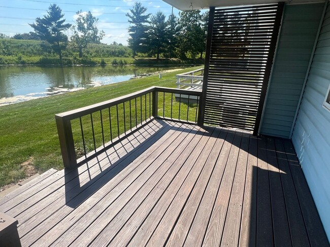 Building Photo - Updated Condo with Water view - Available ...