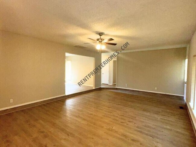 Building Photo - 11629 Kings Cir