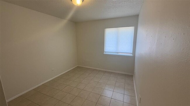 Building Photo - 8210 Sam Rayburn Dr