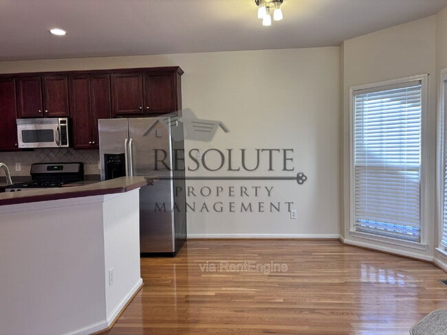 Building Photo - 5818 Myakka Ct