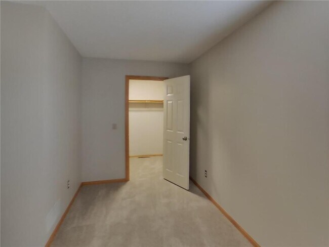 Building Photo - 5215 Pond View Ln