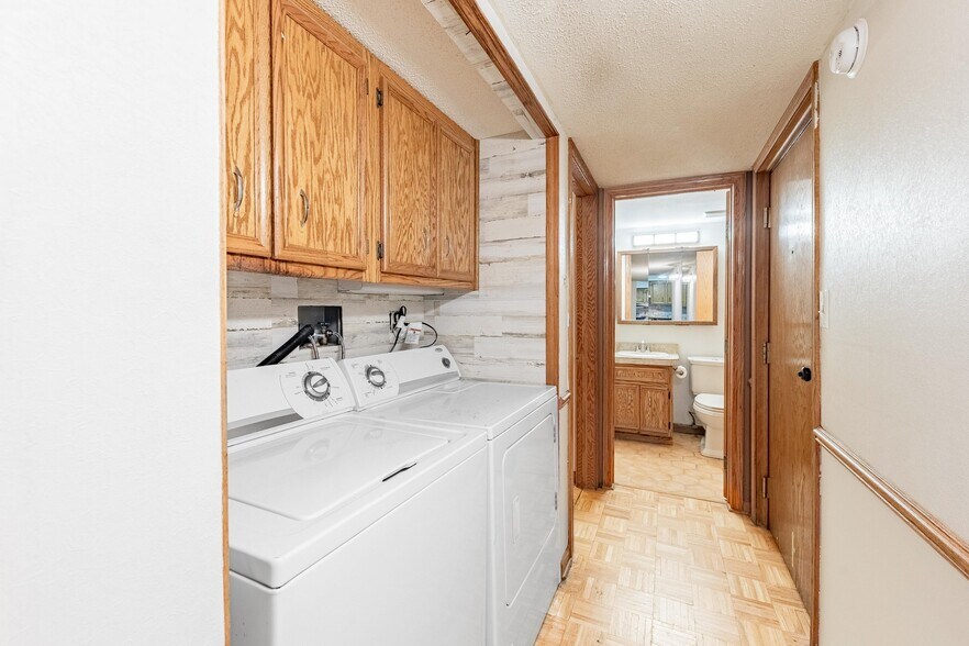 Building Photo - 3103 Grove Ave