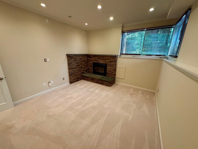 Building Photo - Magnolia Home