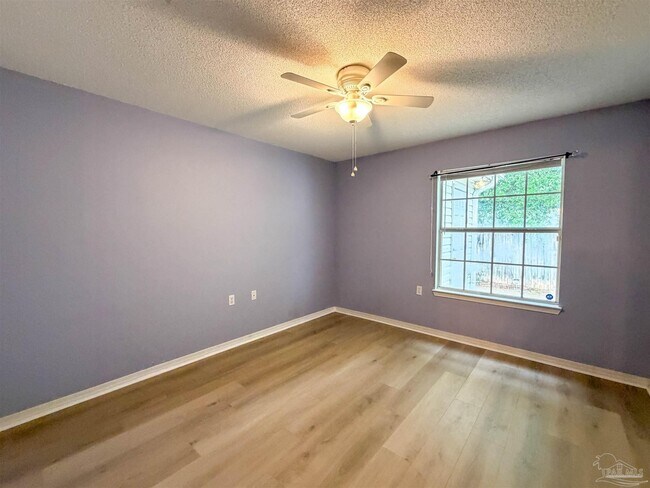 Building Photo - 8005 Stonebrook Dr
