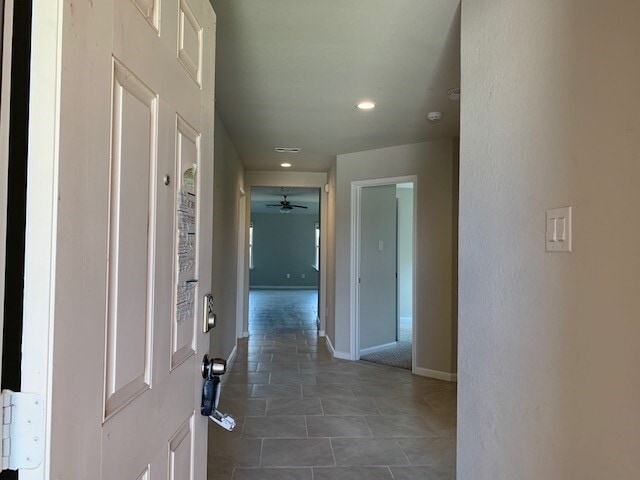 Building Photo - 8219 Ivy Wood Ct