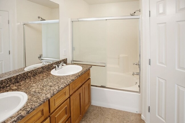 Building Photo - Well Kept Summerlin 3 Bedroom Home