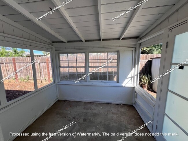 Building Photo - Nice Home For Rent - Duplex with private yard