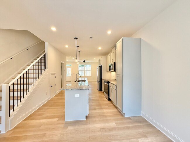 Building Photo - Newly Built 4BD, 3.5BA Northeast Raleigh Townhome in a Great Location
