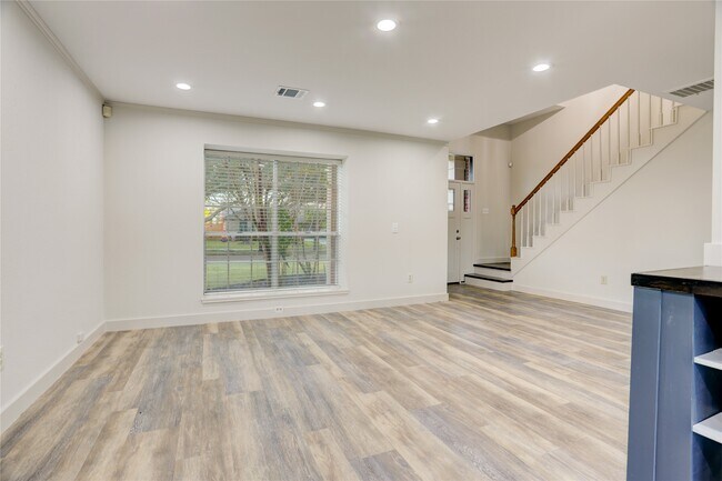 Building Photo - 3122 Rimrock Dr