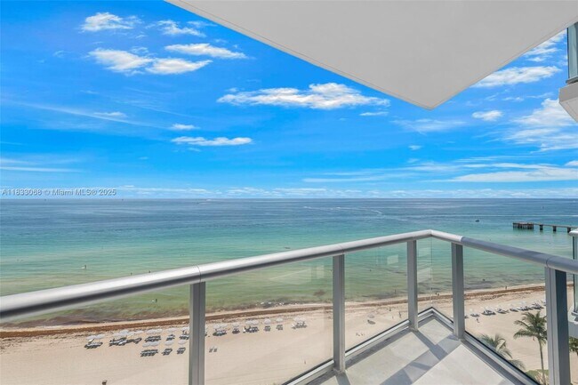 Building Photo - 17001 Collins Ave