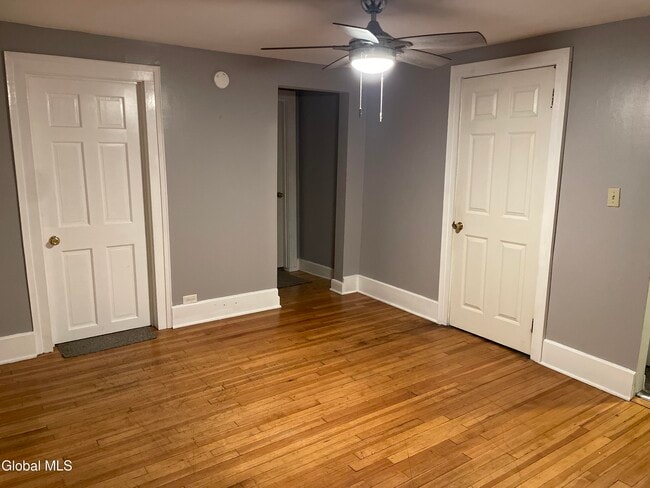 Building Photo - 163 Ridge St