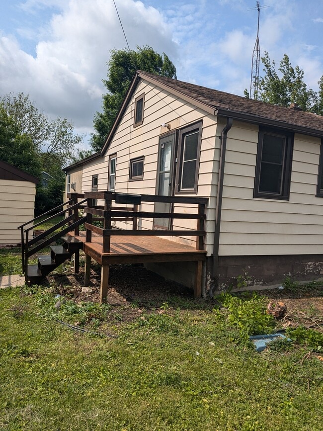 Building Photo - 17 W Linwood Ave