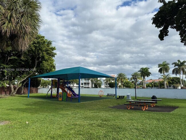 Building Photo - 17230 NW 60th Ct