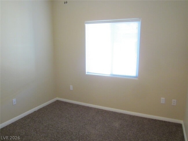 Building Photo - 7701 W Robindale Rd