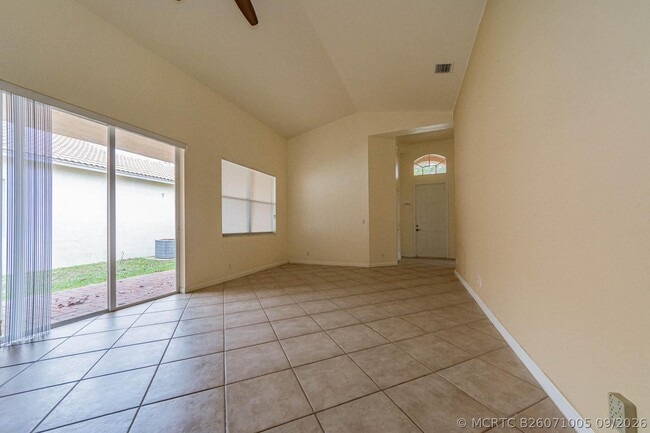 Building Photo - 5717 Spanish River Rd