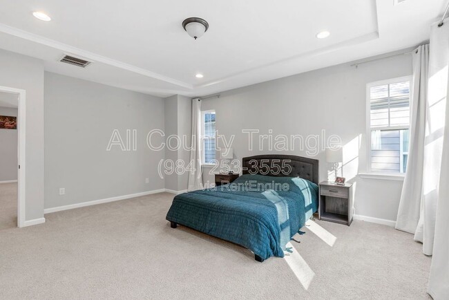 Building Photo - 504 Flip Trail