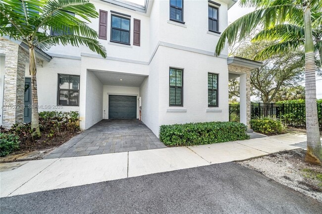 Building Photo - 1928 SW 5th Blvd