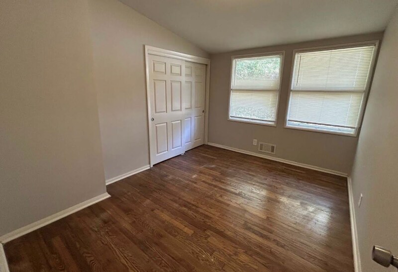 Building Photo - 2950 Horse Shoe Dr