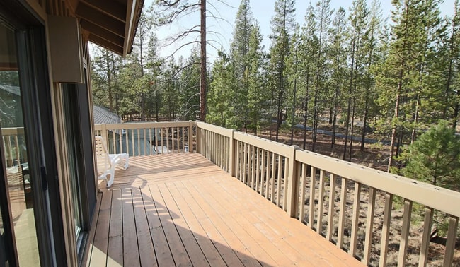 Building Photo - Spacious 3 Bed/2 Bath Home in Sunriver - M...