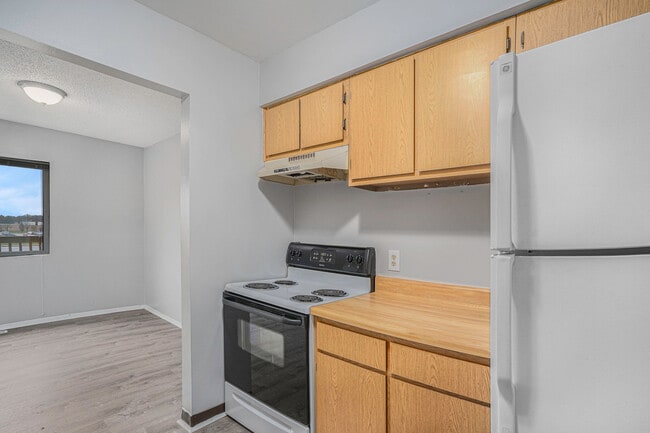 Building Photo - 5955 Briarcliff Ln