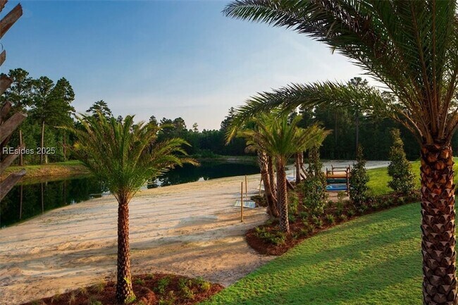 Building Photo - 125 Parrot Ave