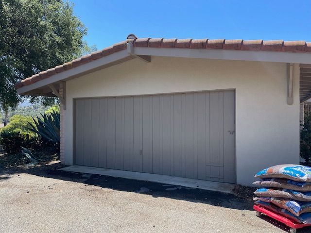 Building Photo - 17711 S Mesa Dr