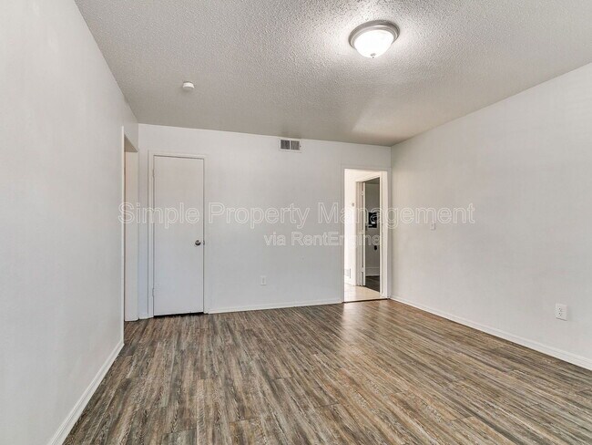 Building Photo - 9524 McIntosh Ave