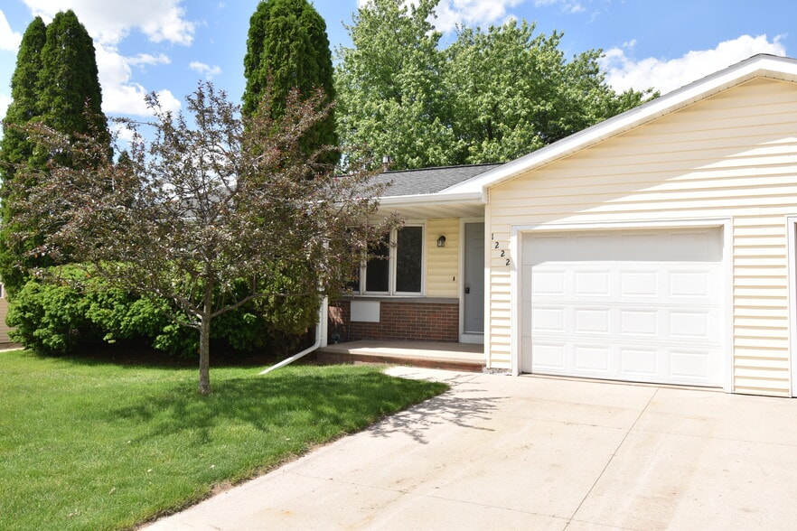Primary Photo - 1222 W Weiland Ln