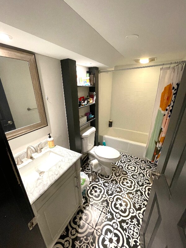 Building Photo - 79 Lloyd Ave