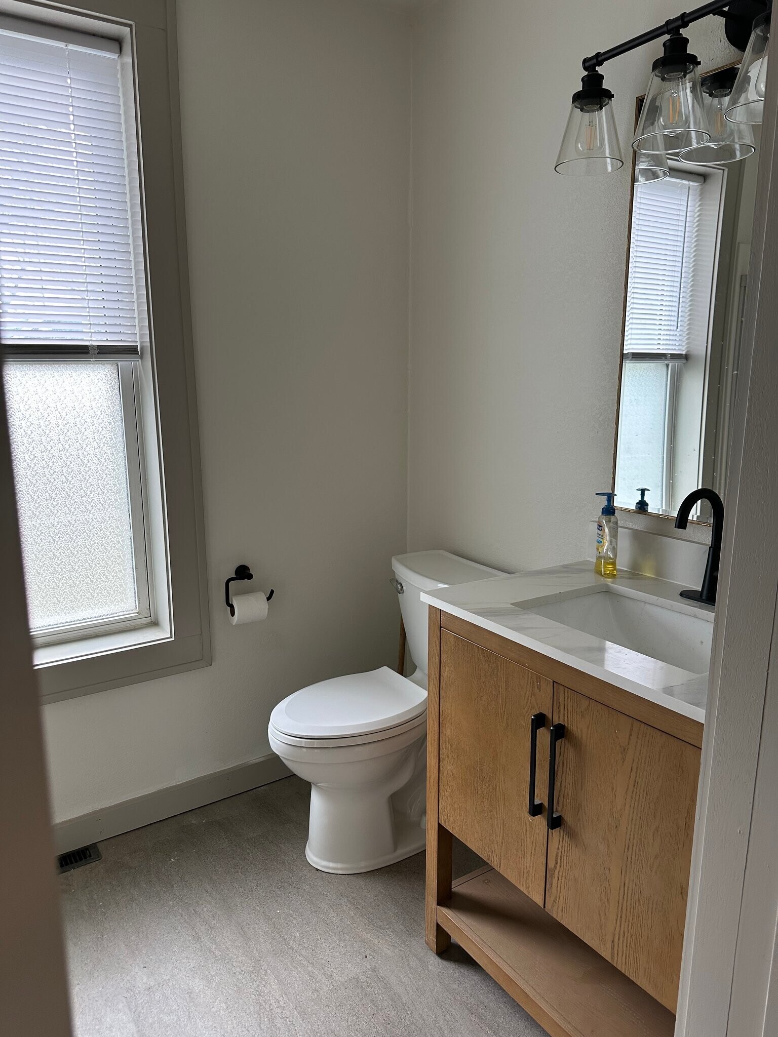 Building Photo - 401 N Hubbard St