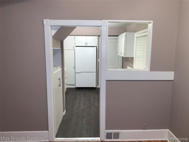 Building Photo - 510 Stratford Rd