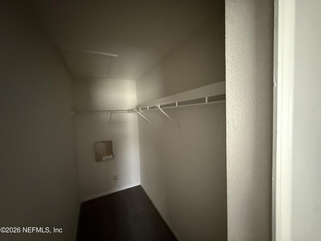 Building Photo - 1590 Vineland Cir