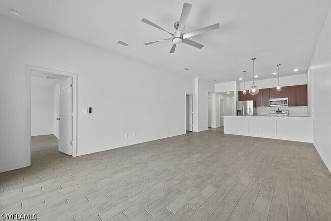 Building Photo - 3429 SW 8th Pl