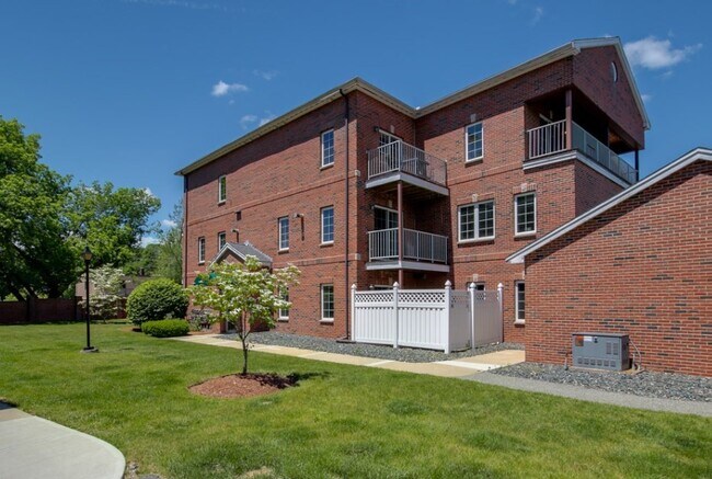 Building Photo - 7 Conant Rd
