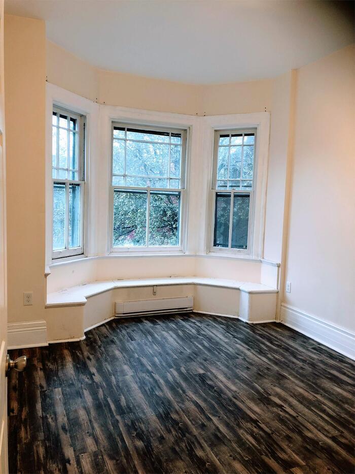 Bed 2 - 7123 Penn Ave