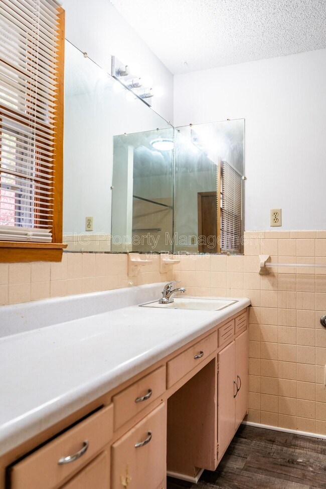 Building Photo - 4223 Buffat Mill Rd