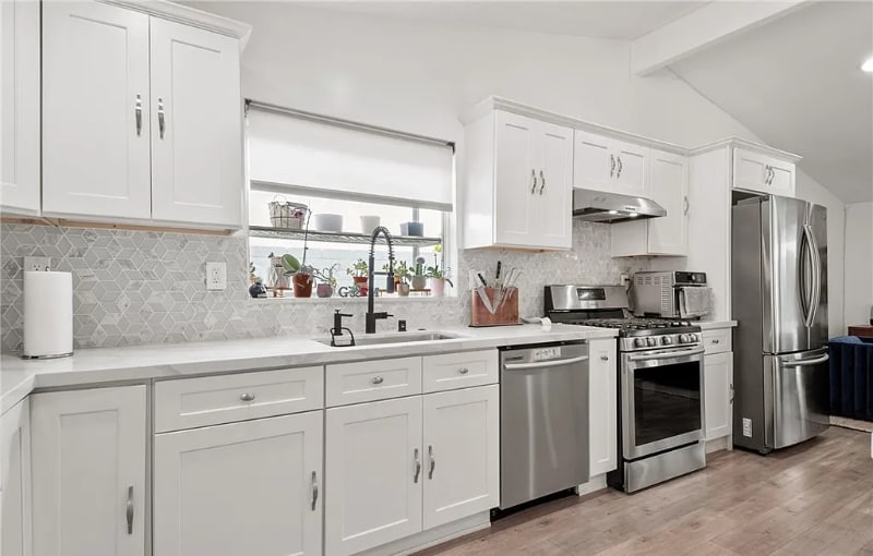 Building Photo - 201 Hanover Dr