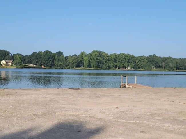 Building Photo - Build to Rent 4 Bdrm Lake Access - Open Ho...